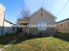 1157 W Kilgore Ave in Muncie, IN - Building Photo - Building Photo