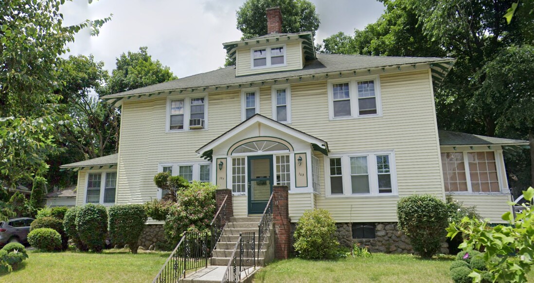 101 Forest St in Worcester, MA - Building Photo
