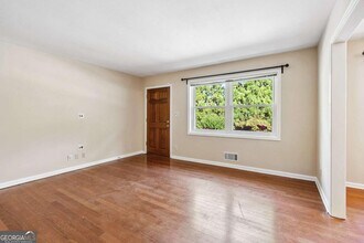 2617 Cove Cir NE in Atlanta, GA - Building Photo - Building Photo
