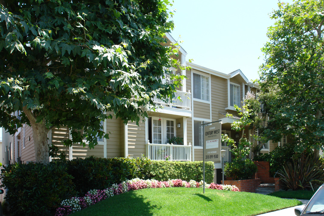 3732 Veteran Ave in Los Angeles, CA - Foto de edificio