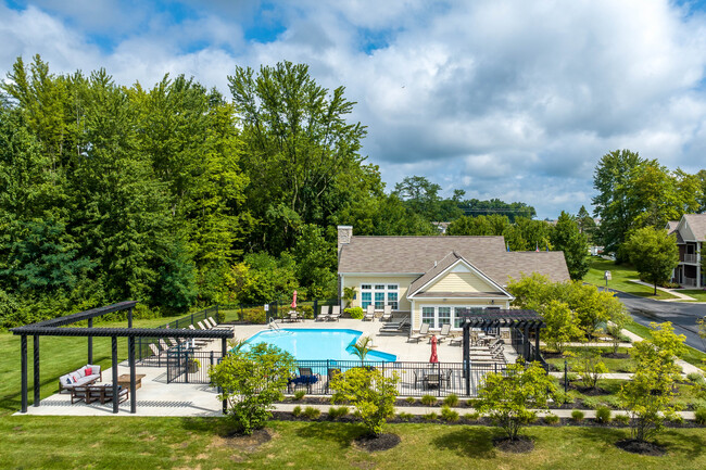 The Woods at Perry Lane in Westerville, OH - Building Photo - Building Photo