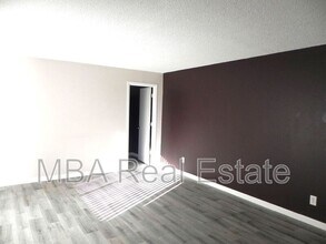 15650 N 19th Ave in Phoenix, AZ - Building Photo - Building Photo