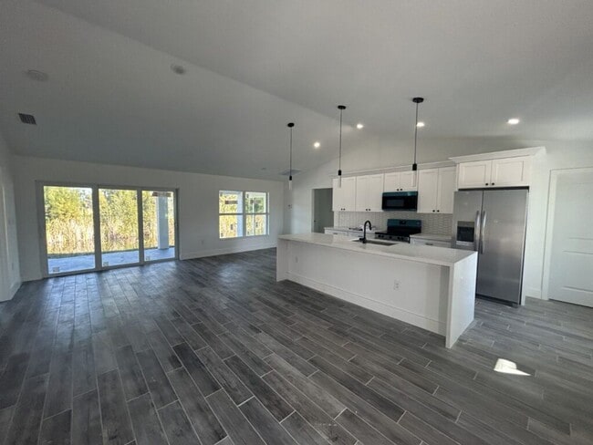 1801 NW 13th Terrace in Cape Coral, FL - Building Photo - Building Photo