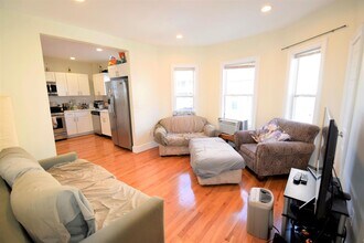 9 Winter Hill Rd, Unit 1 in Medford, MA - Building Photo - Building Photo