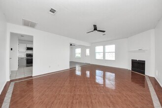 403 Willow W Dr in Houston, TX - Building Photo - Building Photo