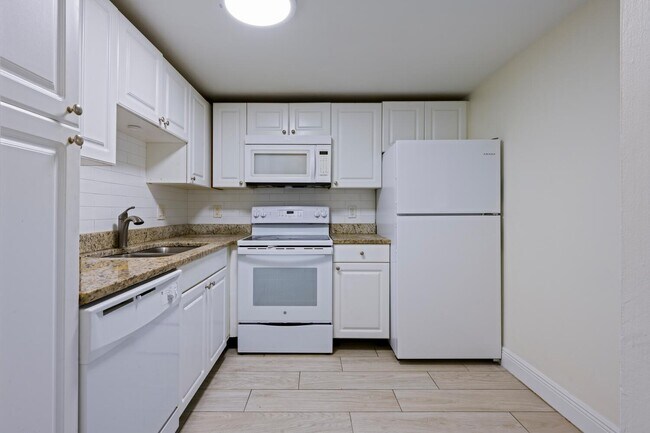 property at 1505 Crescent Cir