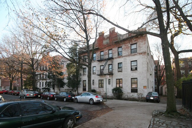 143-20 37th Ave in Flushing, NY - Building Photo - Building Photo