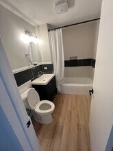 906 N Allen Ave in McHenry, IL - Building Photo - Building Photo