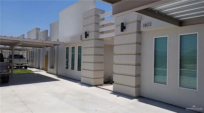 13 Las Vistas Ln in Weslaco, TX - Building Photo - Building Photo