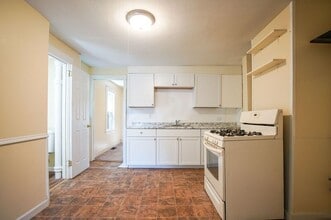 34 Joy St in Ludlow, MA - Building Photo - Building Photo