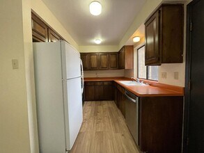 331 Cheryl Ct in White Rock, NM - Building Photo - Building Photo