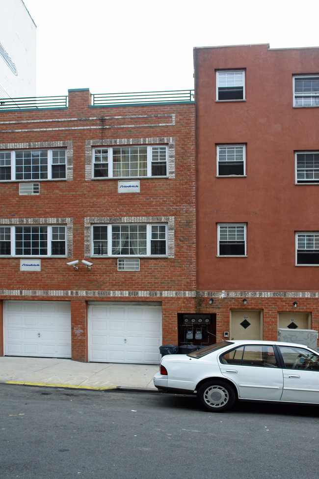 1004 Boynton Ave in Bronx, NY - Building Photo - Building Photo