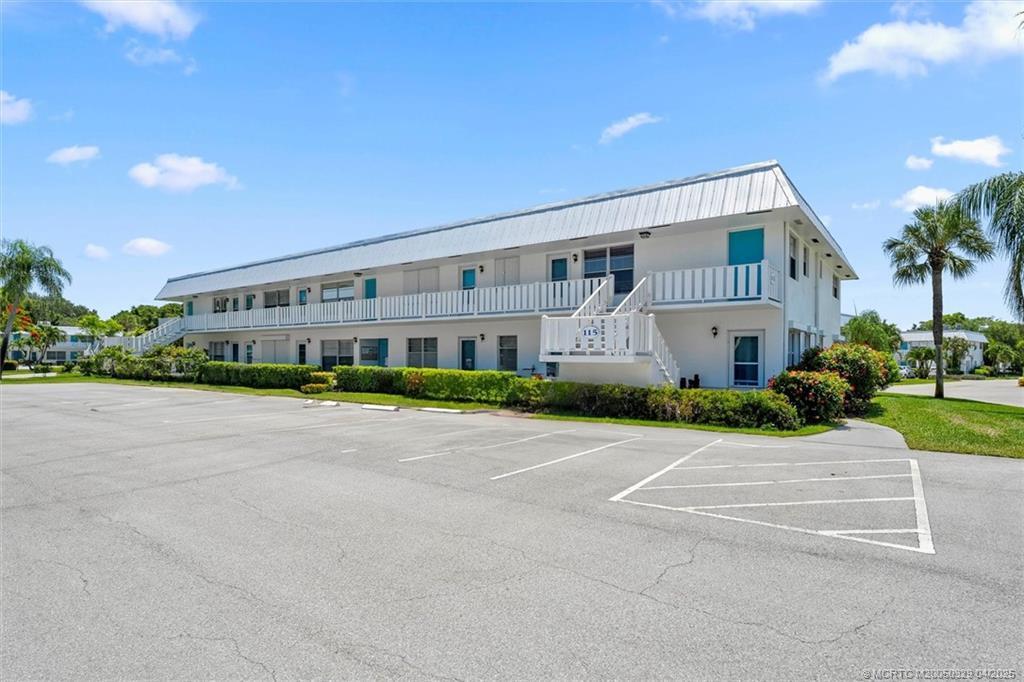 2929 SE Ocean Blvd in Stuart, FL - Building Photo