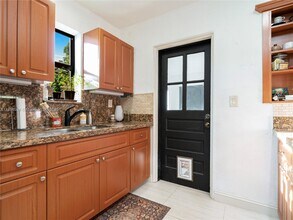 337 NW 47th St in Miami, FL - Building Photo - Building Photo