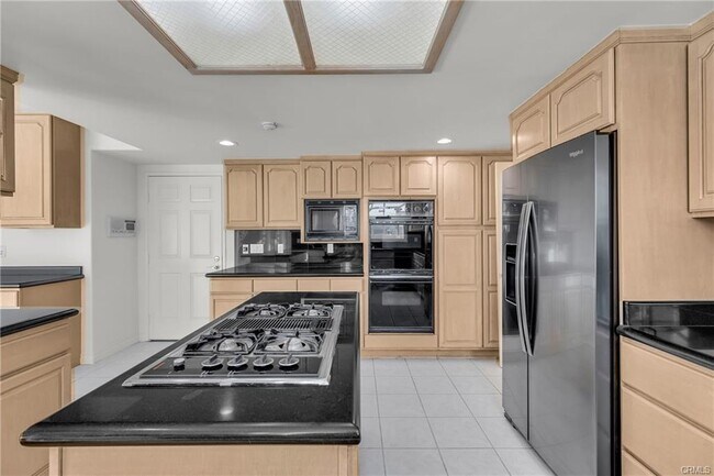 1761 Hillfair Dr in Glendale, CA - Building Photo - Building Photo