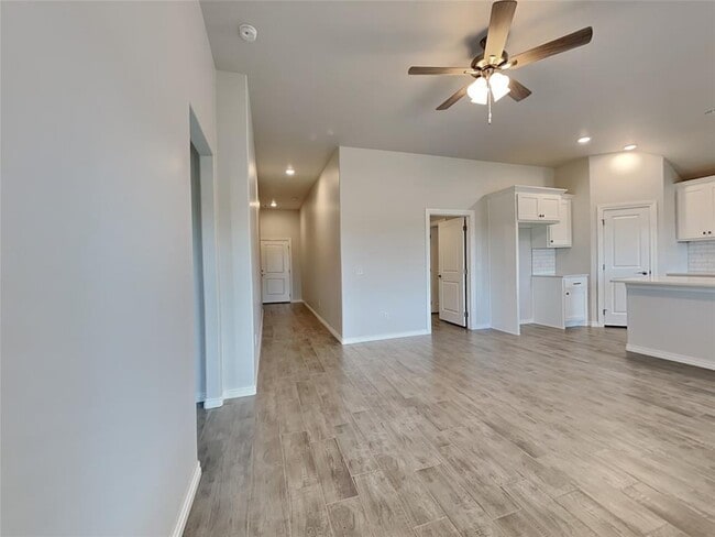 3833 Lynne Ave in Edmond, OK - Building Photo - Building Photo