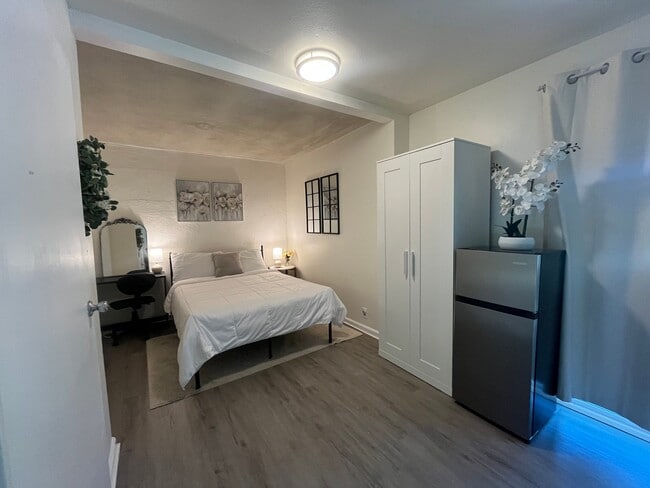 property at 7327 Sovereign Ct