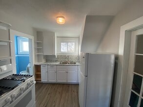 67 Boynton St, Unit 2ND Floor in Manchester, NH - Building Photo - Building Photo