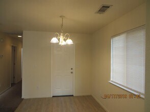 320 N East St in Hanford, CA - Building Photo - Building Photo