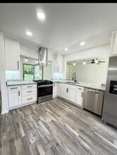 5701 S Rockford Pl in Tulsa, OK - Building Photo - Building Photo