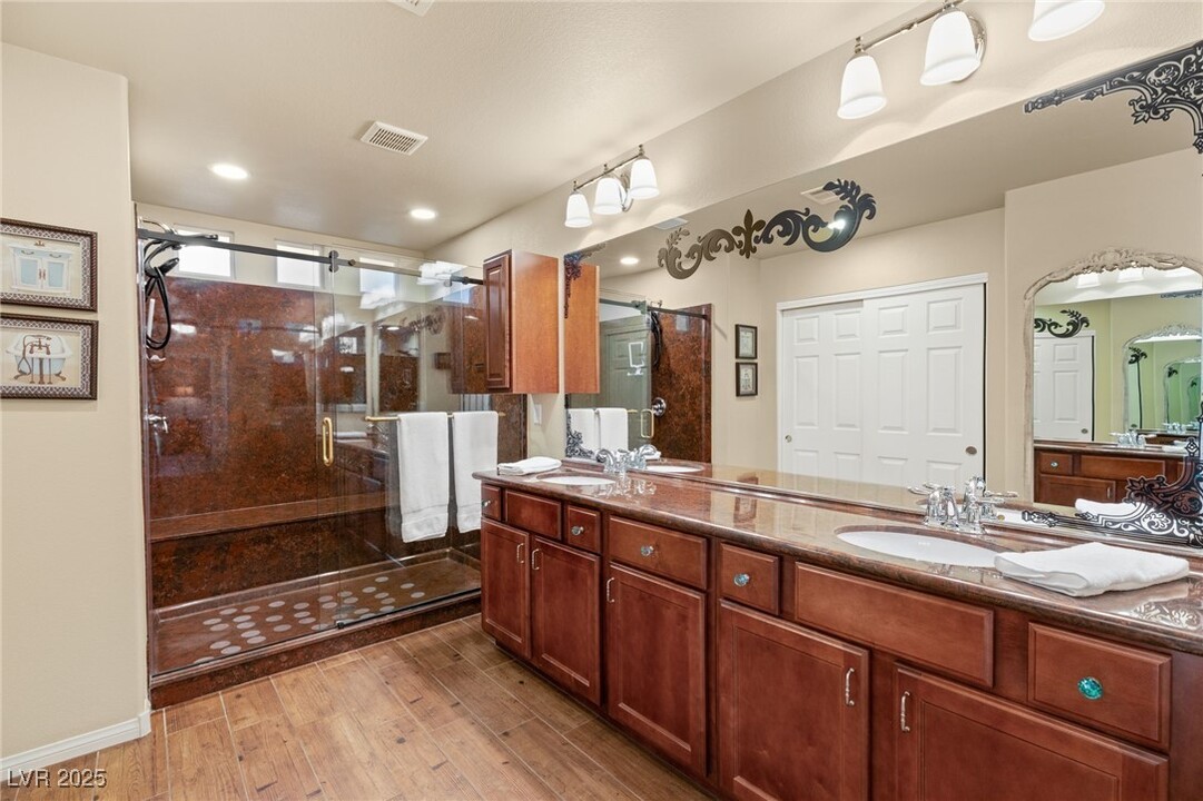 6595 Creekside Cellars Ct in Las Vegas, NV - Building Photo