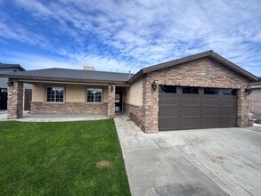 1412 Evadonna Rd in Bakersfield, CA - Building Photo - Building Photo