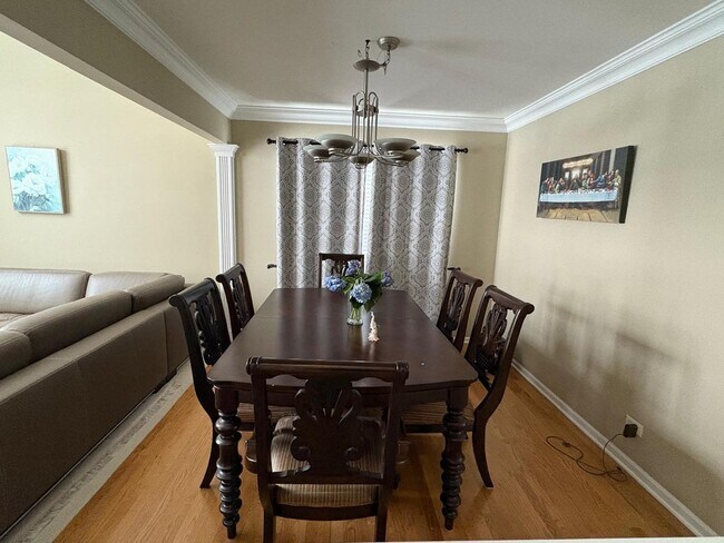 1375 Burnett Dr in Aurora, IL - Building Photo - Building Photo