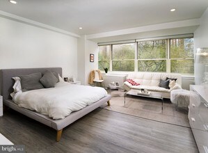 1810 Rittenhouse Square-Unit -613 in Philadelphia, PA - Building Photo - Building Photo