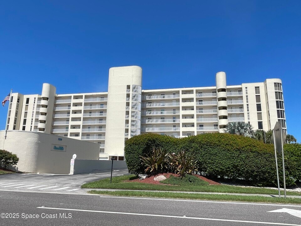 2225 Jimmy Buffett Mem Hwy in Indian Harbour Beach, FL - Building Photo
