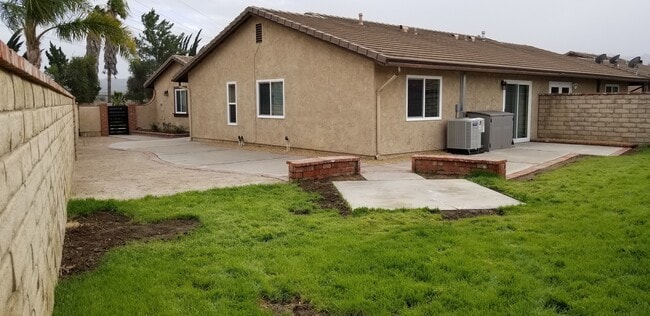 23205 Faisan Ct in Santa Clarita, CA - Building Photo - Building Photo