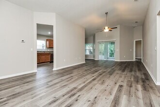 1201 Sheridan Bay Dr in Ruskin, FL - Foto de edificio - Building Photo