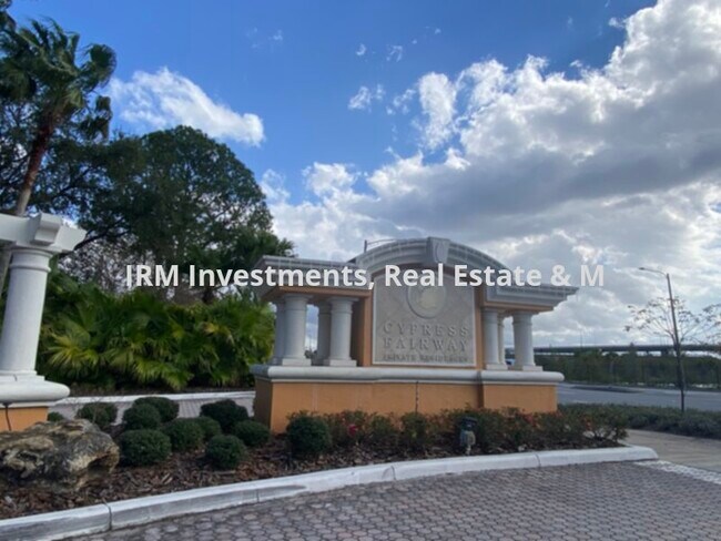 property at 5455 Vineland Rd