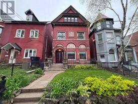 55 Brunswick Ave in Toronto, ON - Building Photo