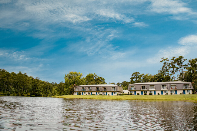 Abbey Lake in Thomasville, GA - Foto de edificio - Building Photo