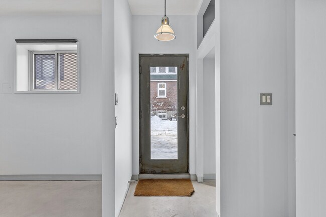 301 Euclid Ave in Toronto, ON - Building Photo - Building Photo