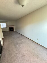 6627 Proud Eagle Ct in Colorado Springs, CO - Foto de edificio - Building Photo