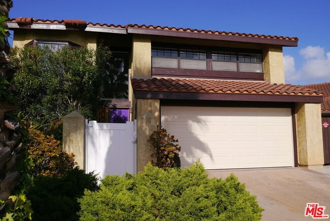 property at 10827 Marietta Ave