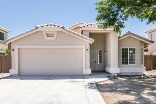 2463 E Sheffield Ave in Gilbert, AZ - Building Photo