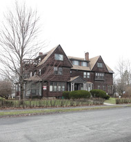 164 Bartlett Ave in Pittsfield, MA - Building Photo