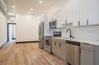 2325 N 33rd St in Philadelphia, PA - Building Photo - Interior Photo