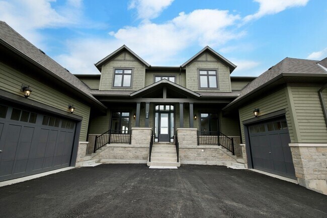 128 William Crisp Dr in Caledon, ON - Building Photo - Building Photo