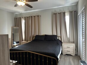 4350 Tyler Cir N in St. Petersburg, FL - Building Photo - Building Photo