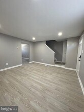 2031 Barry Rd in Dundalk, MD - Foto de edificio - Building Photo