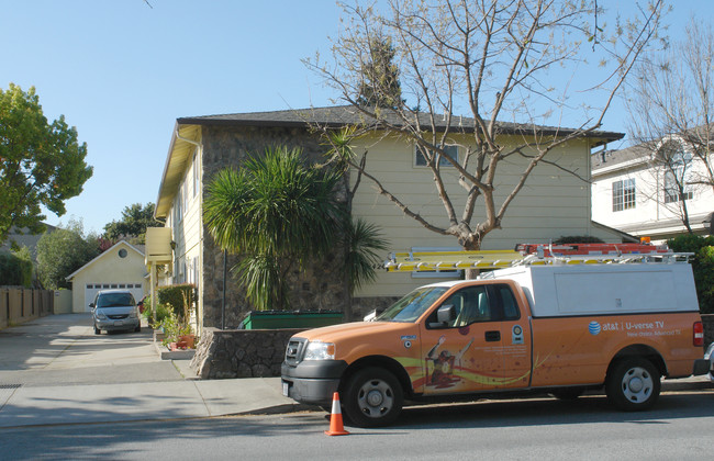 1420 W Latimer Ave in Campbell, CA - Foto de edificio - Building Photo