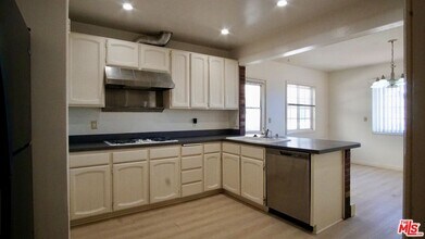 206 S Prospect Ave in Redondo Beach, CA - Building Photo - Building Photo