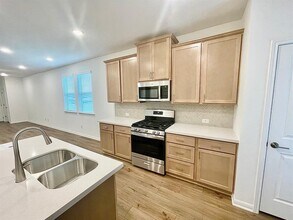 1018 Vanderscile Rd in Hutto, TX - Building Photo - Building Photo