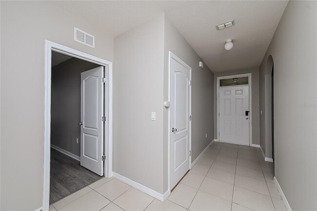 3275 Bayou Bay Dr in Lakeland, FL - Building Photo - Building Photo