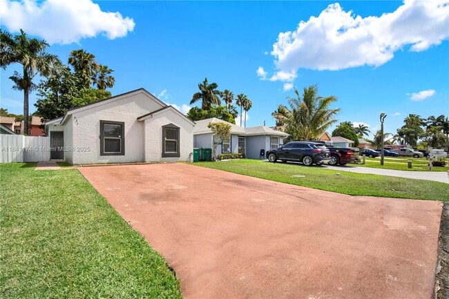 property at 941 SW 7th Ct