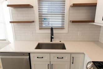 713 Stevens St in Geneva, IL - Building Photo - Building Photo