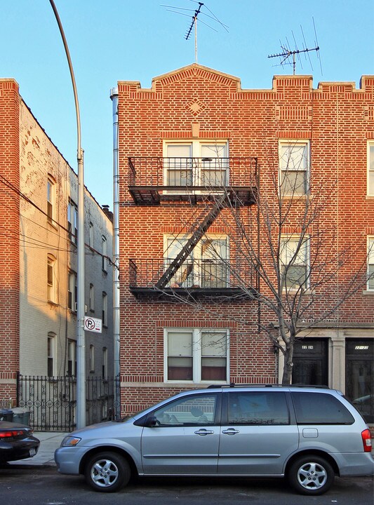22-24 42nd St in Long Island City, NY - Building Photo
